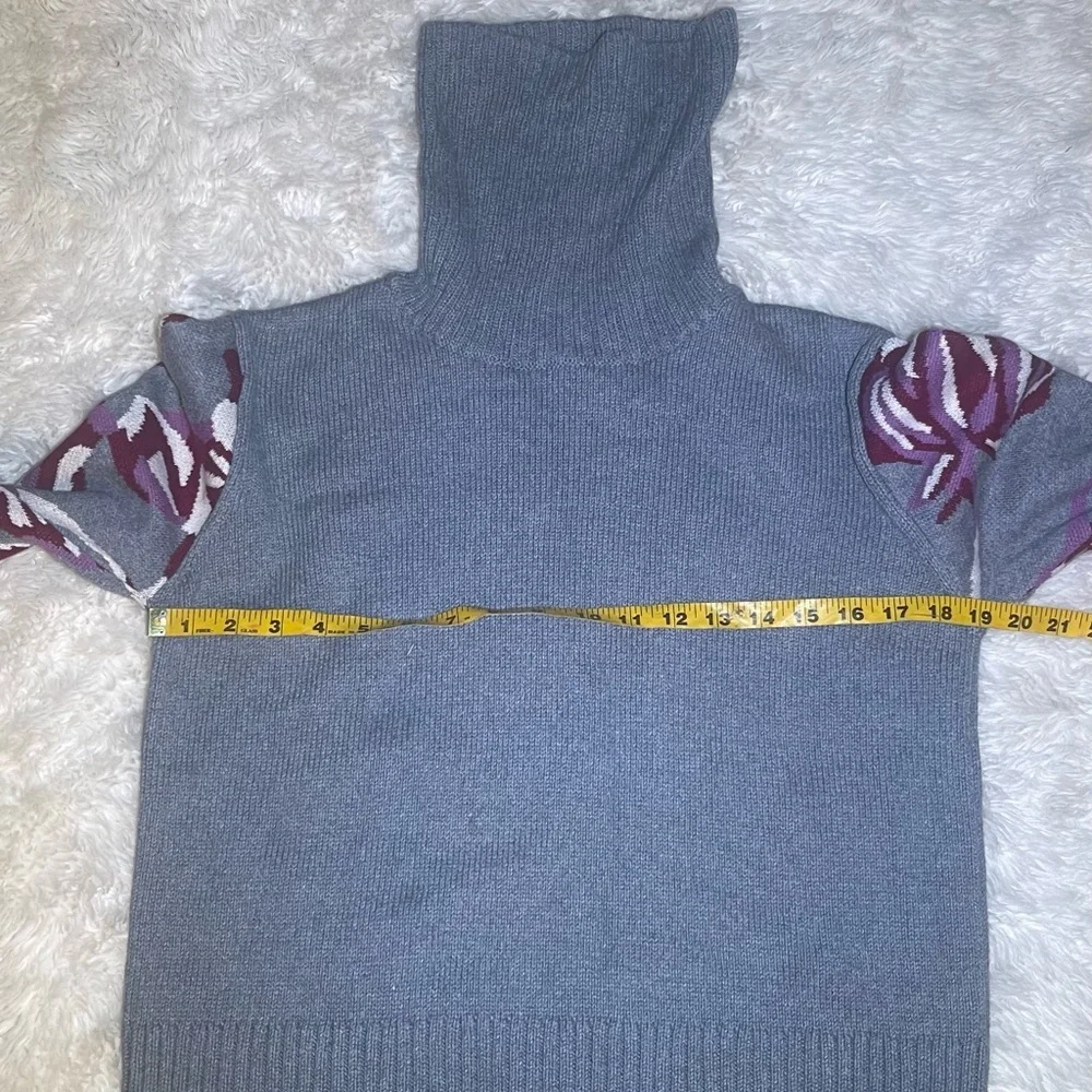 Cabi Eden Gray and Purple Women's turtleneck Sweater size medium